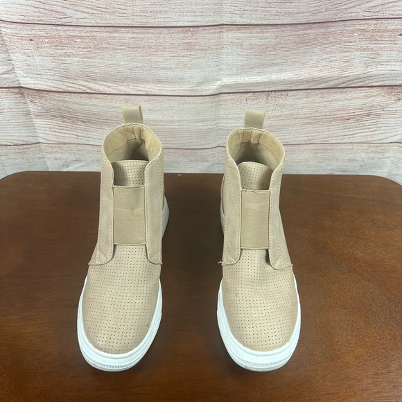 Yoki Tan Hightop Boots - Picture 2 of 4